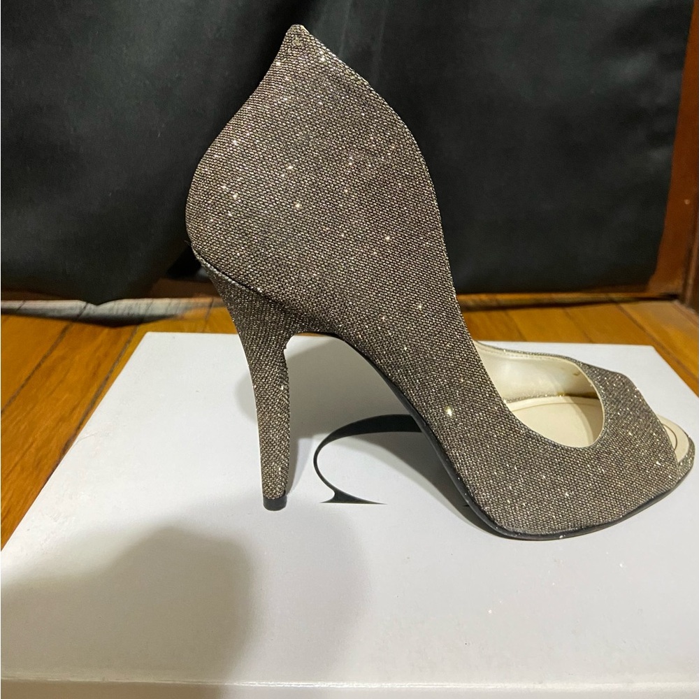 Women Gold Glitter Heels Size 8